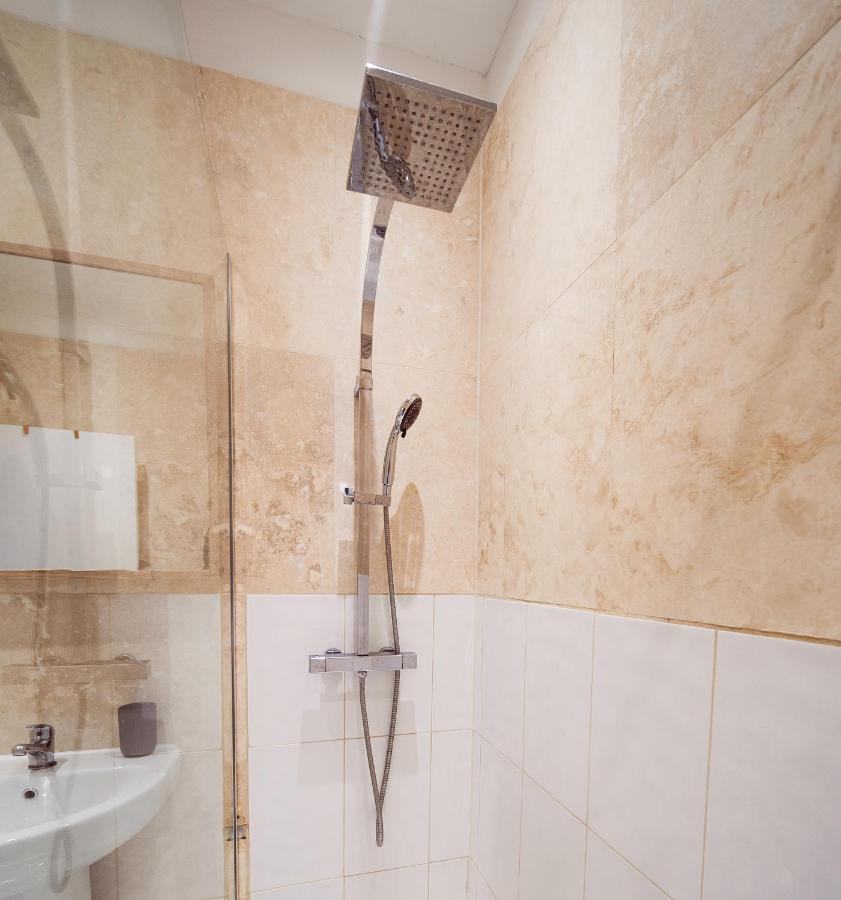 Spacious 2 Bedroom Apartment In Downtown London Ngoại thất bức ảnh